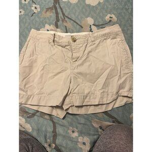 6 FOR $15 Old navy size 6 mid rise shorts
